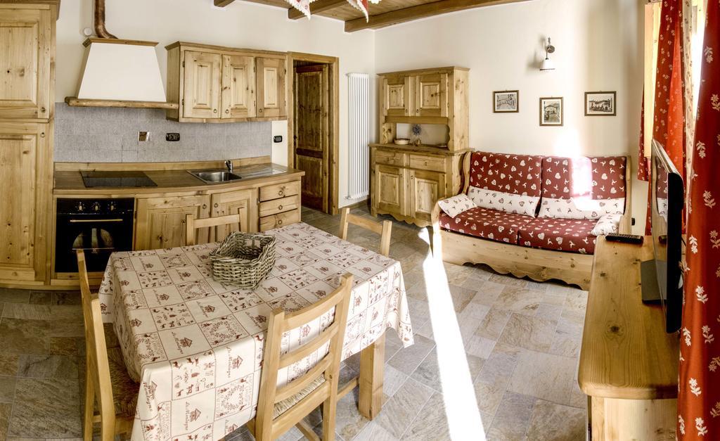 Hotel Le Petit Fenestrelle Extérieur photo