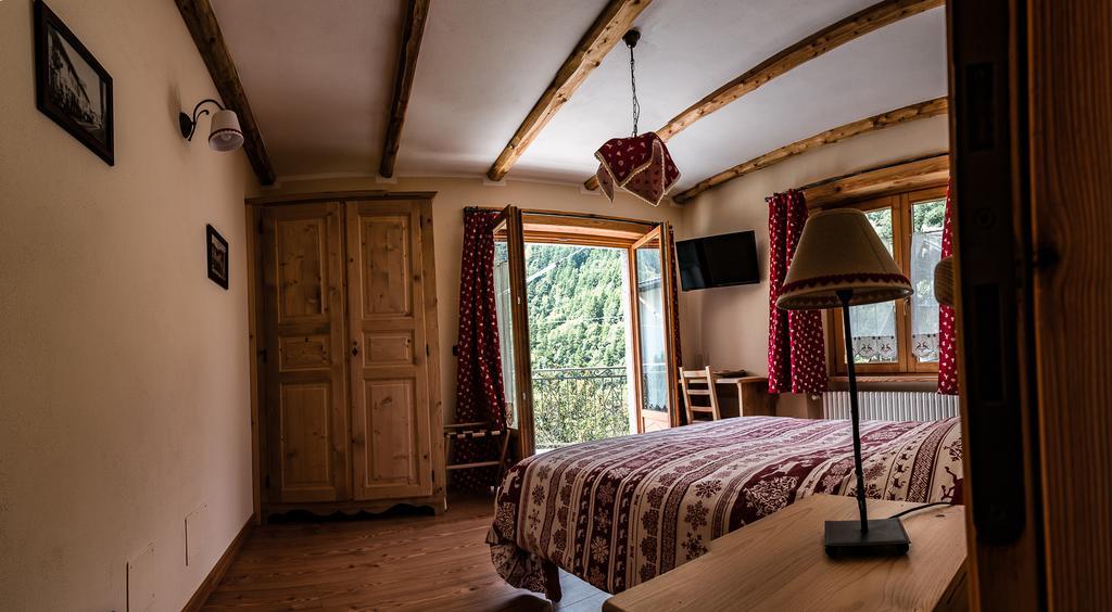 Hotel Le Petit Fenestrelle Extérieur photo