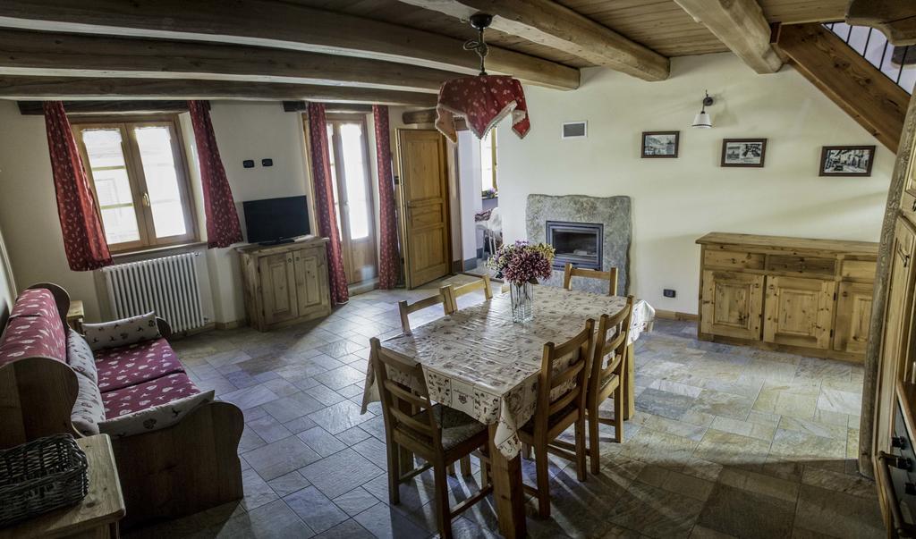 Hotel Le Petit Fenestrelle Extérieur photo