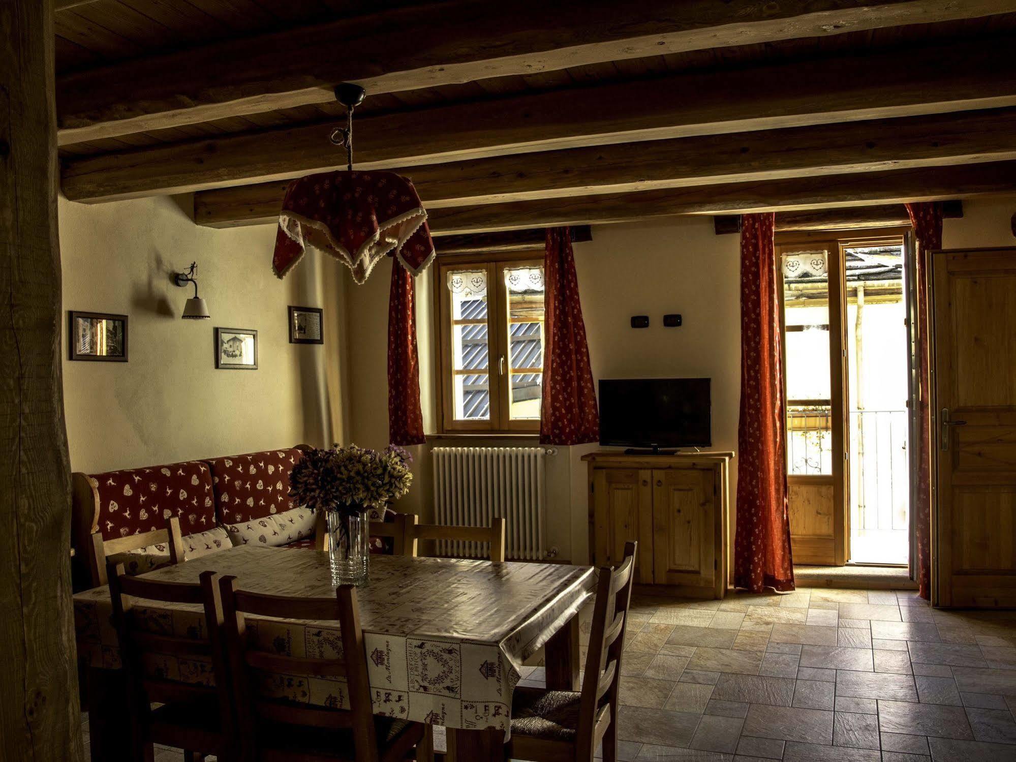 Hotel Le Petit Fenestrelle Extérieur photo