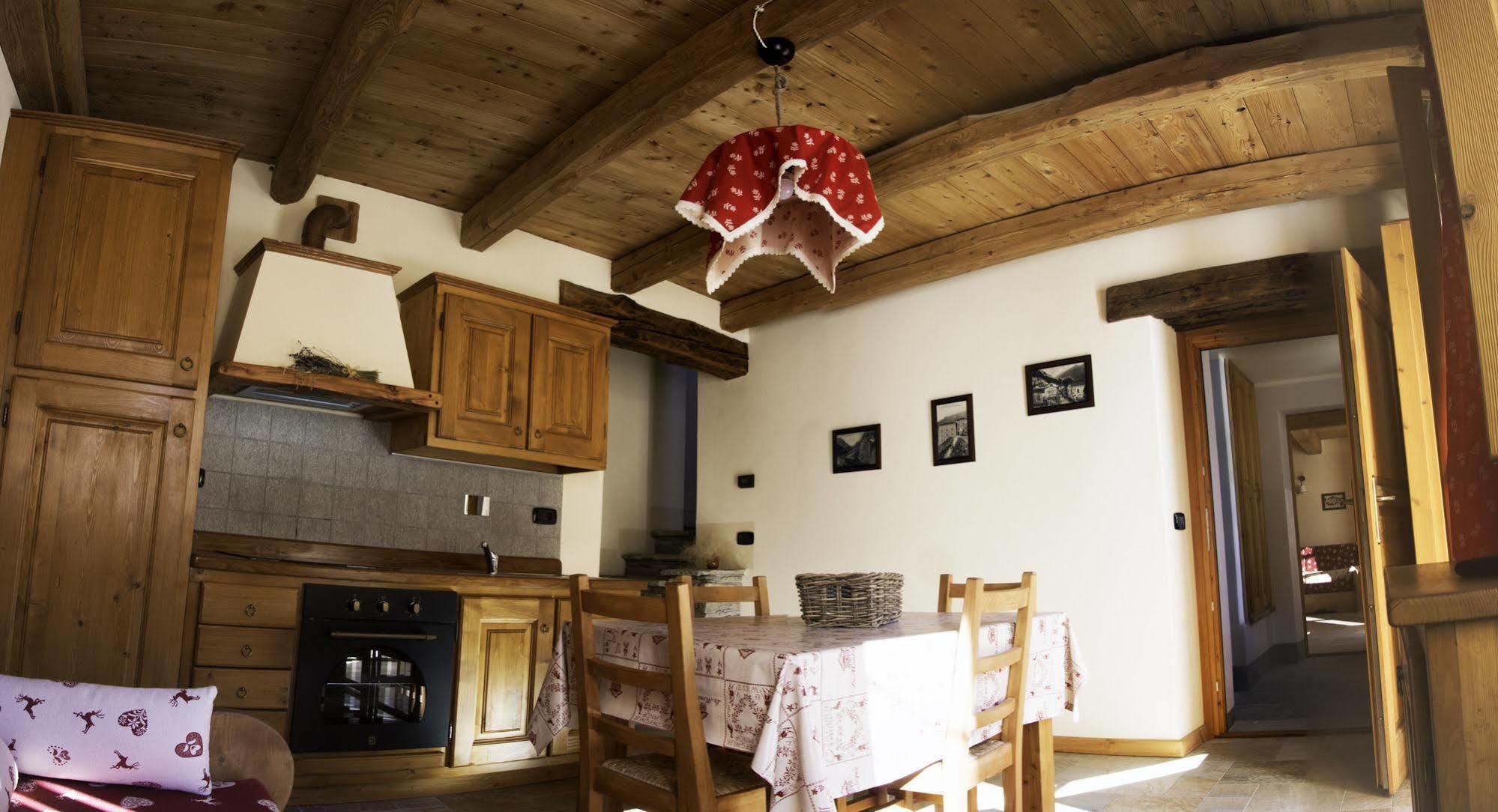 Hotel Le Petit Fenestrelle Extérieur photo